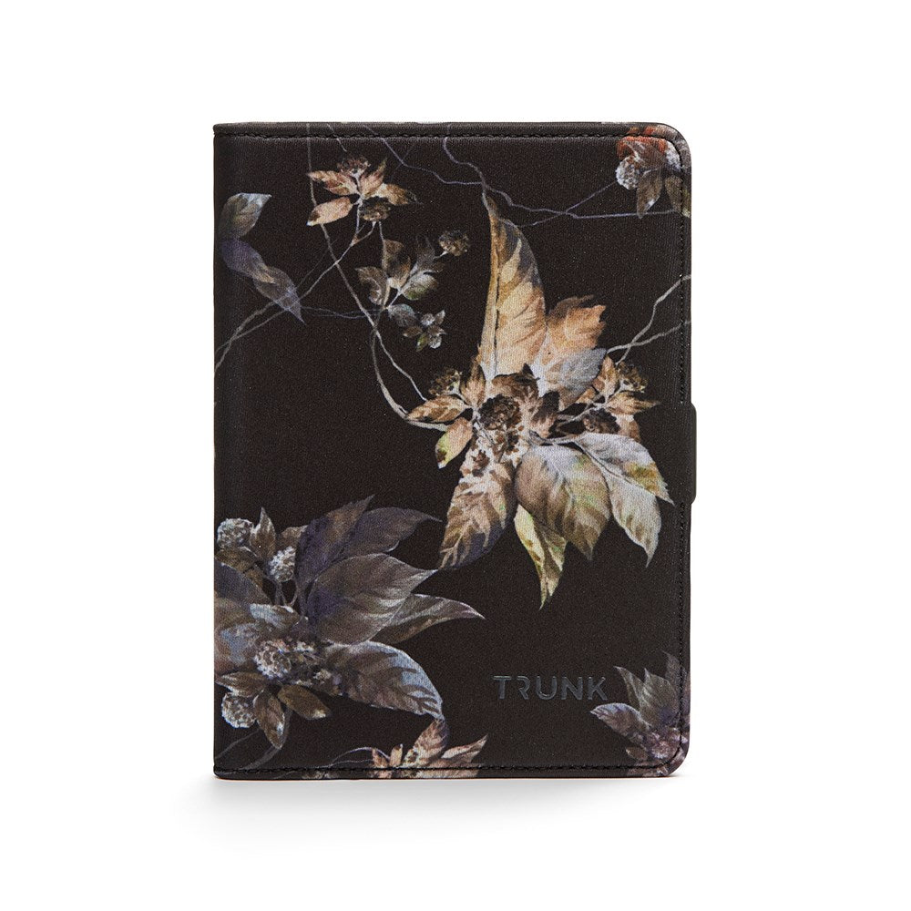 Trunk Kindle Paperwhite (2024) Flip Case - Black Flower