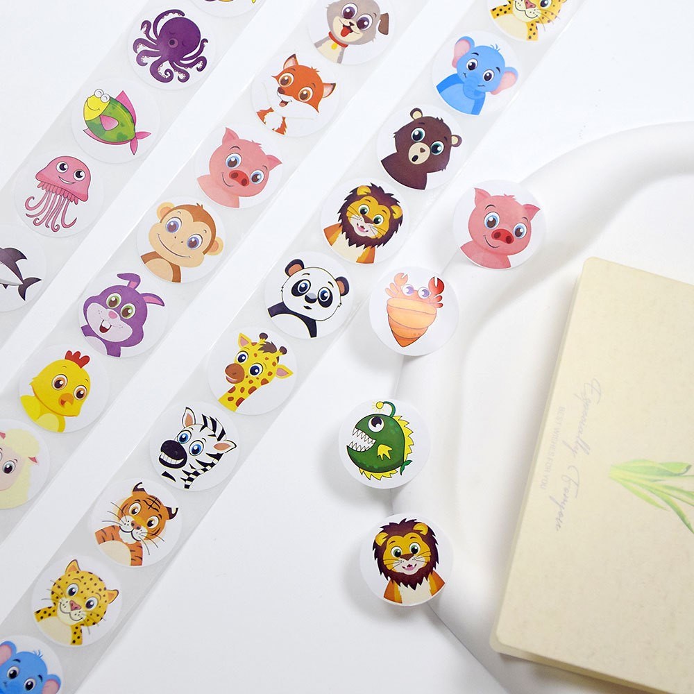 Roll of 500 x Stickers of Cartoon Animals - Wild Animals