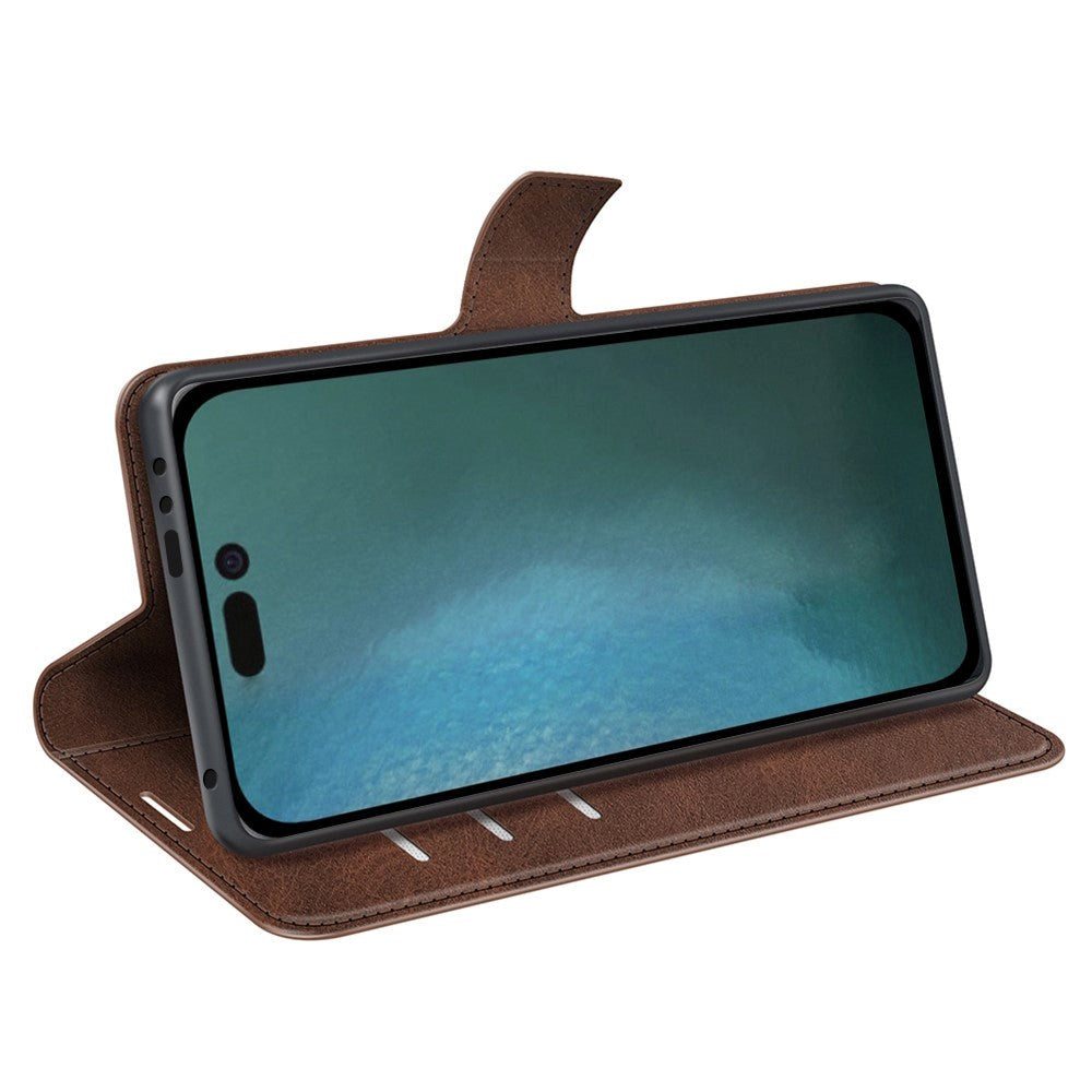 iPhone 14 Plus Leather Cover w. Card Holder & Magnetic Closure - Brown