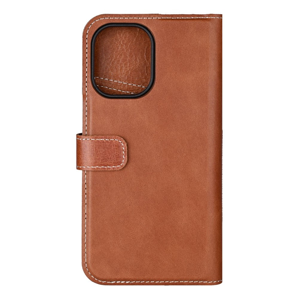 iPhone 16 Essentials 2-in-1 Leather Flip Case - MagSafe Compatible - Brown