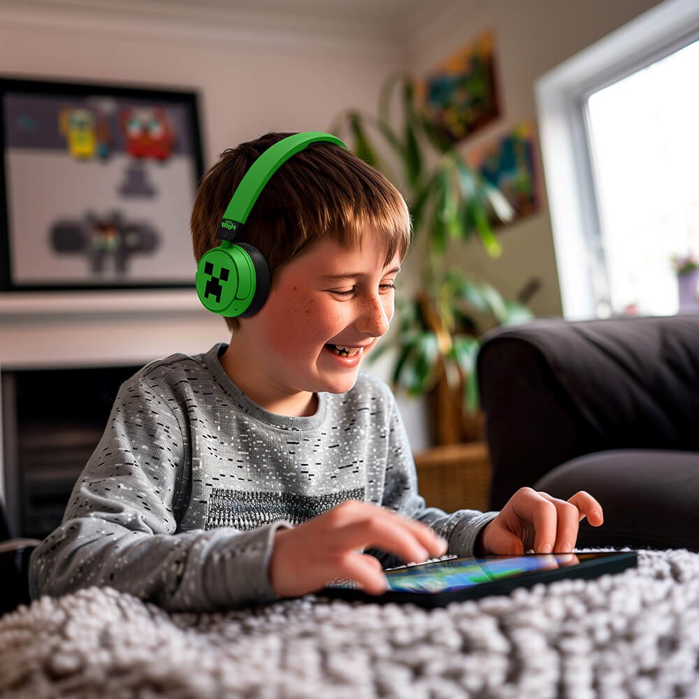 Minecraft OTL On-Ear Wireless Headphones for Kids - Green / Black