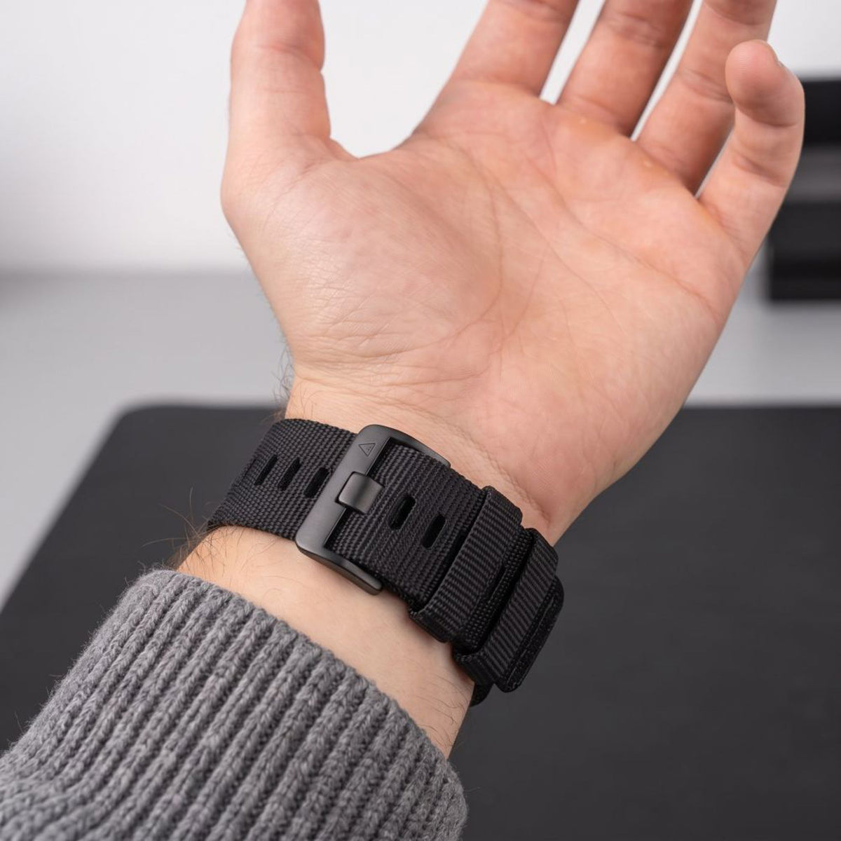 Universal Garmin 22mm QuickFit Tech-Protect Classic Nylon Strap - Black