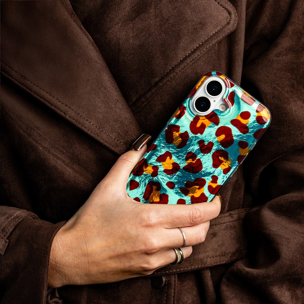 iPhone 16 Flexible Plastic Case - Cheetah