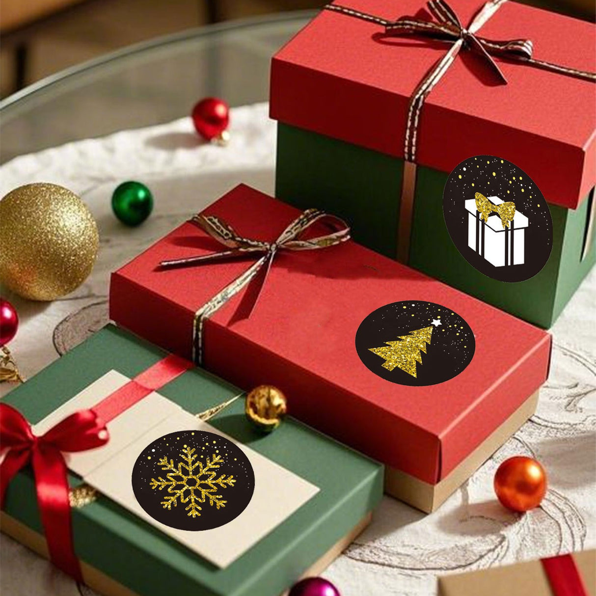Roll of 500 x Stickers - 7 Designs - Christmas / Gold