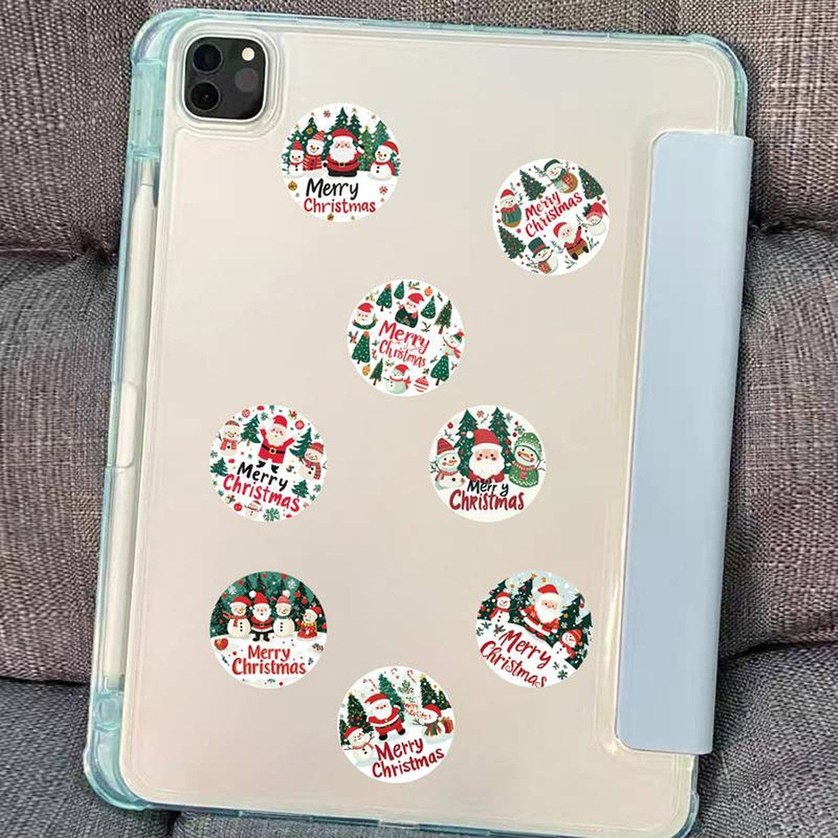 Roll of 500 x Stickers w. Christmas Designs – Santa Clauses / Snowmen