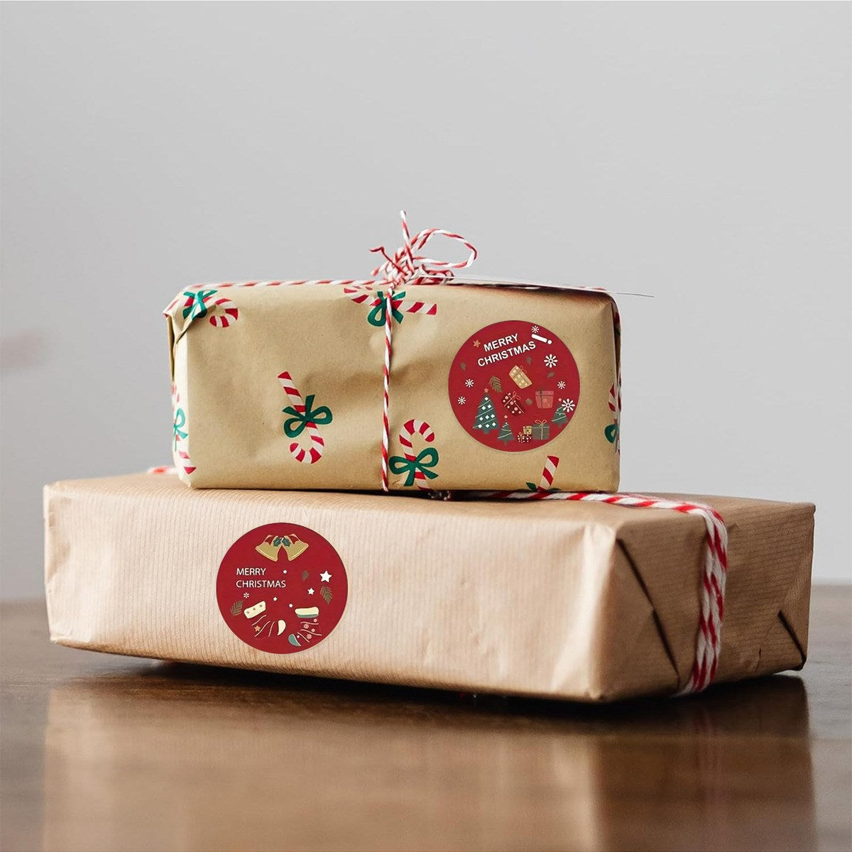 Roll of 500 x Stickers - 8 Designs - Christmas / Red