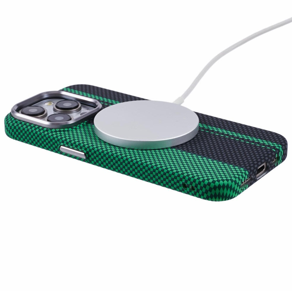 EIDERWOOD Patterned Carbon Case - iPhone 15 Pro - MagSafe Compatible - Green/Black