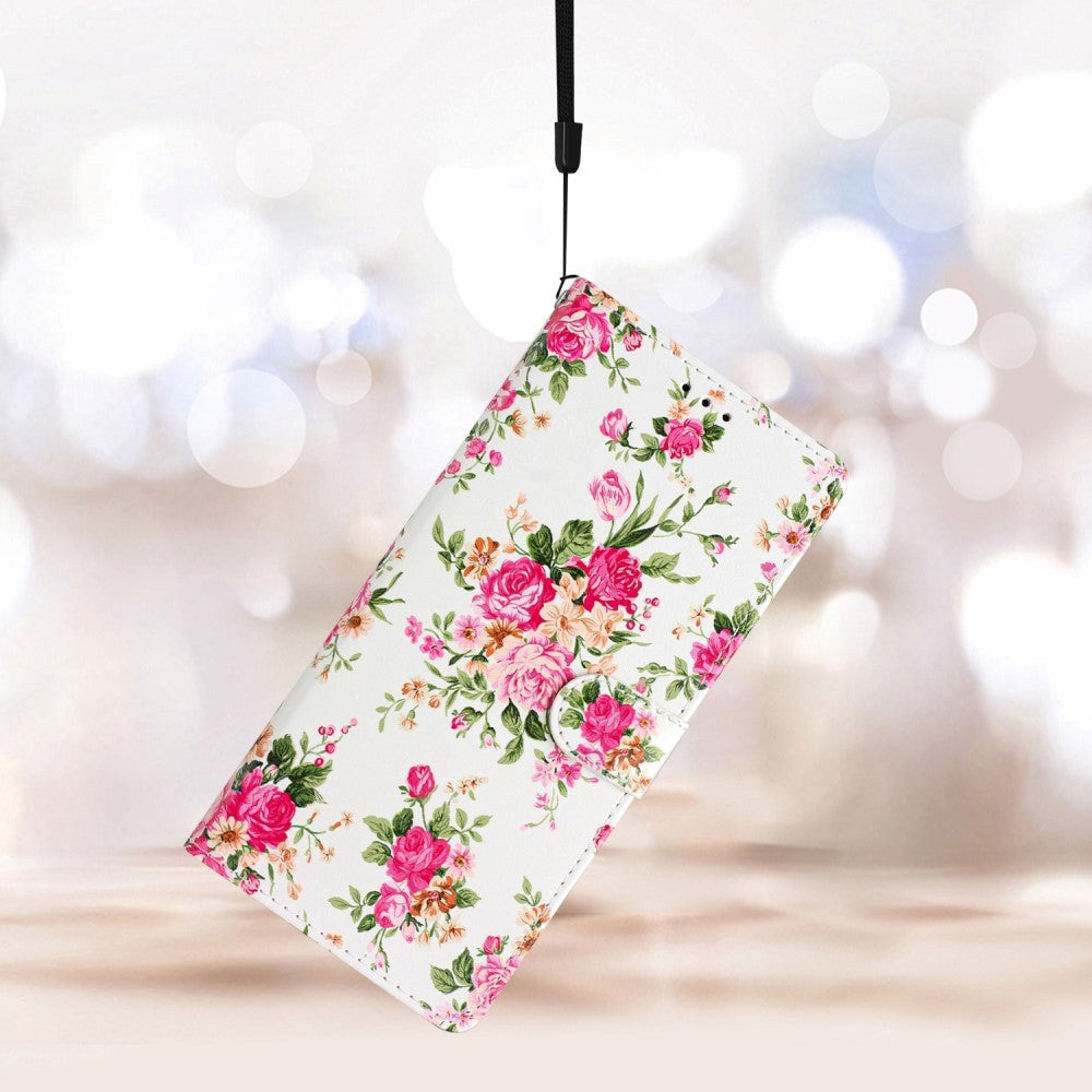 Google Pixel 7 PU Leather Flip Case w. Wallet and Strap - Flowers