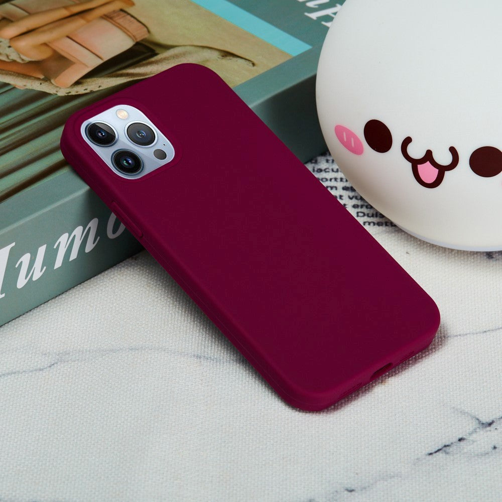 iPhone 15 Pro Silicone Case - Wine Red