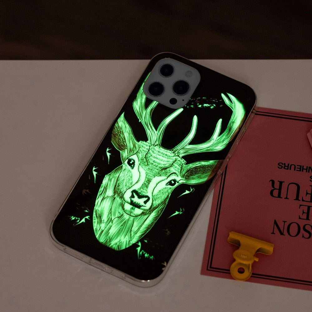 iPhone 15 Pro Luminescent Flexible Case of Plastic w. Print - Deer Head