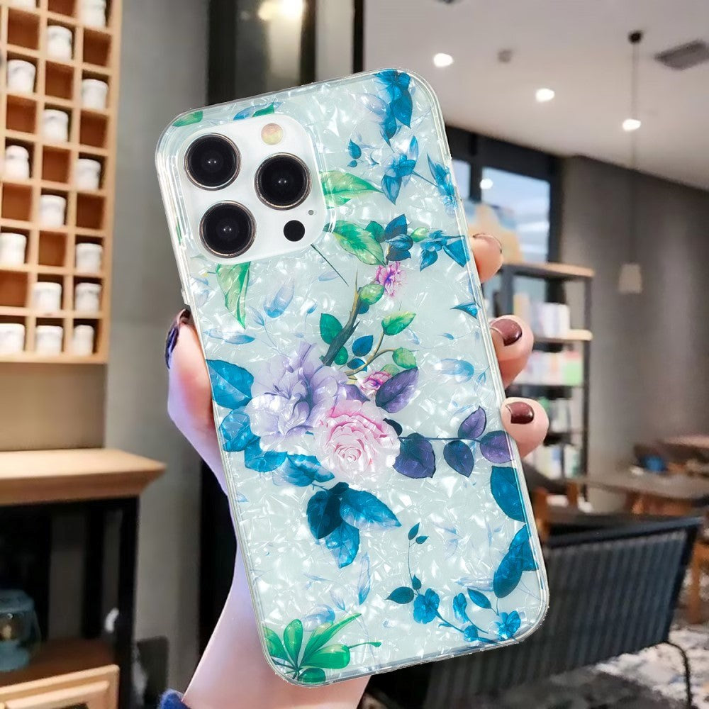 iPhone 15 Pro Flexible Plastic Case - Roses and Leaves