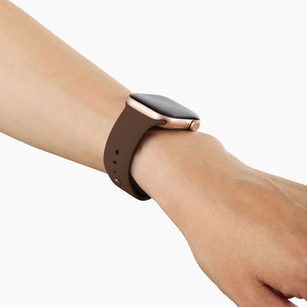 Apple Watch (42/44/SE/45/46/49mm) iDeal of Sweden Silicone Watch Strap - Size M/L - Mocha Mousse
